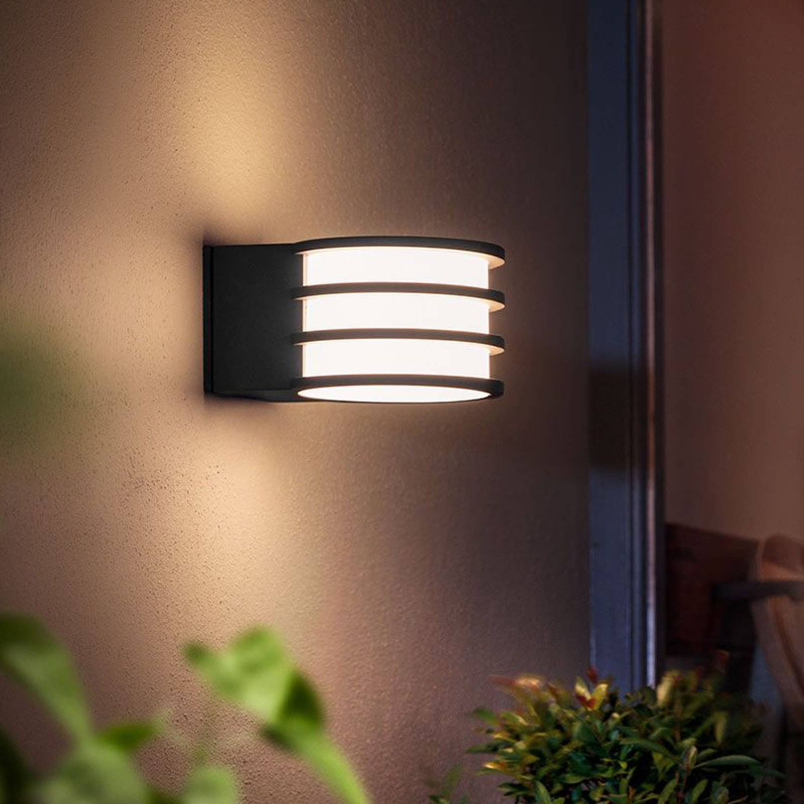 Philips Hue applique d’extérieur LED Lucca Philips Hue applique d'extérieur LED Lucca