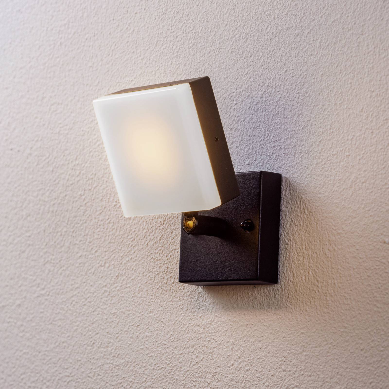 Lindby Amya applique d’extérieur en alu